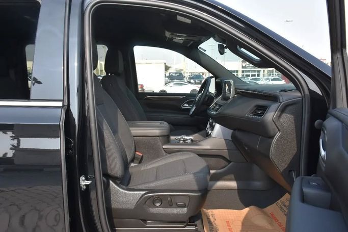 Used GMC Yukon XL V, 5.3 l, 2023 in Sharjah by Alfaris Used Cars, Black color. Other | AUTO.AE