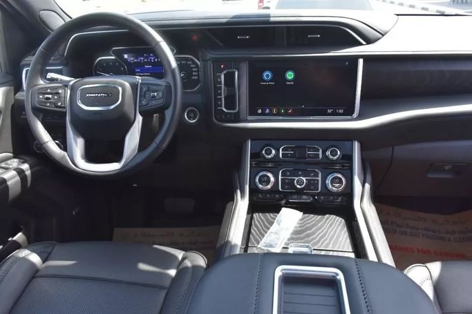 Подержанный GMC Yukon V, 6.2 л, 2021 в Шардже от Alfaris Used Cars Черный цвет. Other | AUTO.AE