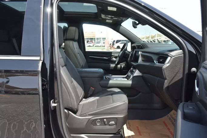 Подержанный GMC Yukon V, 6.2 л, 2021 в Шардже от Alfaris Used Cars Черный цвет. Other | AUTO.AE