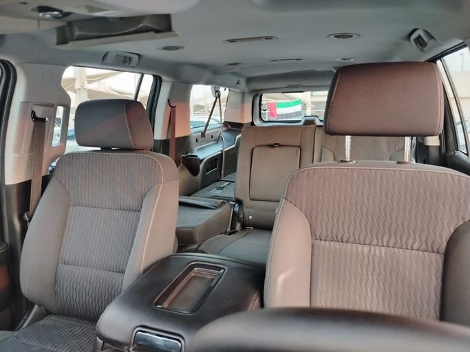 Подержанный GMC Yukon XL IV (GMT K2UG), 6.2 л, 2018 в Шардже от Al Helal Al Abyadh Used Cars Черный цвет. GCC | AUTO.AE