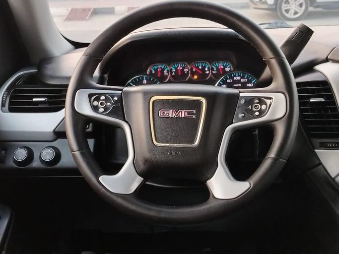 Подержанный GMC Yukon XL IV (GMT K2UG), 6.2 л, 2018 в Шардже от Al Helal Al Abyadh Used Cars Черный цвет. GCC | AUTO.AE
