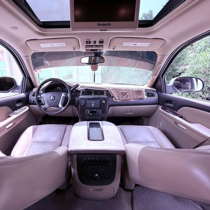 Подержанный GMC Yukon III (GMT900), 6.0 л, 2009 в Шардже от Sarmad Cars Белый цвет. Other | AUTO.AE