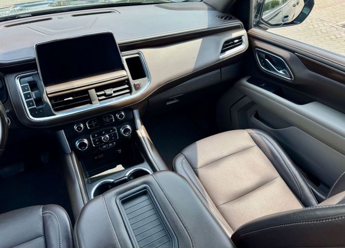 Used GMC Yukon V, 5.3 l, 2023 in Sharjah by DCB Cars, Black color. GCC Specs | AUTO.AE