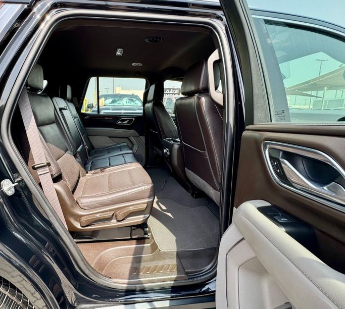 Used GMC Yukon V, 5.3 l, 2023 in Sharjah by DCB Cars, Black color. GCC Specs | AUTO.AE