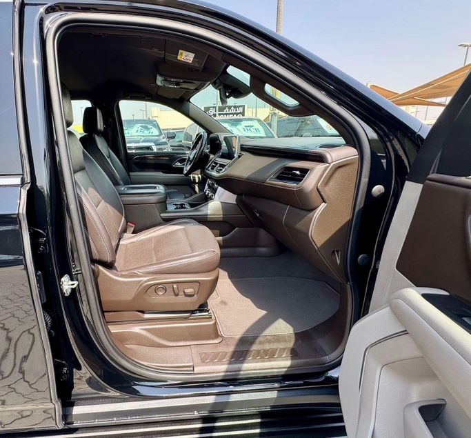 Used GMC Yukon V, 5.3 l, 2023 in Sharjah by DCB Cars, Black color. GCC Specs | AUTO.AE