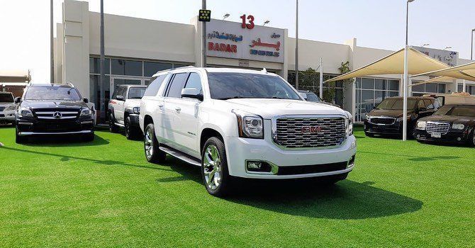 Подержанный GMC Yukon XL IV (GMT K2UG), 5.3 л, 2016 в Шардже от Badar Used Cars Белый цвет.  | AUTO.AE