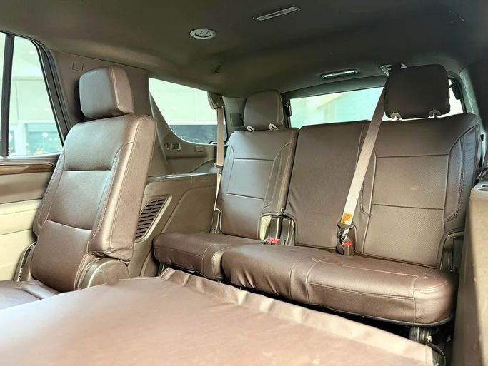 Used GMC Yukon V, 5.3 l, 2023 in UAE, Sharjah by Speedcars, Black color. GCC Specs | AUTO.AE | Listing #295709 — photo 16 of 17