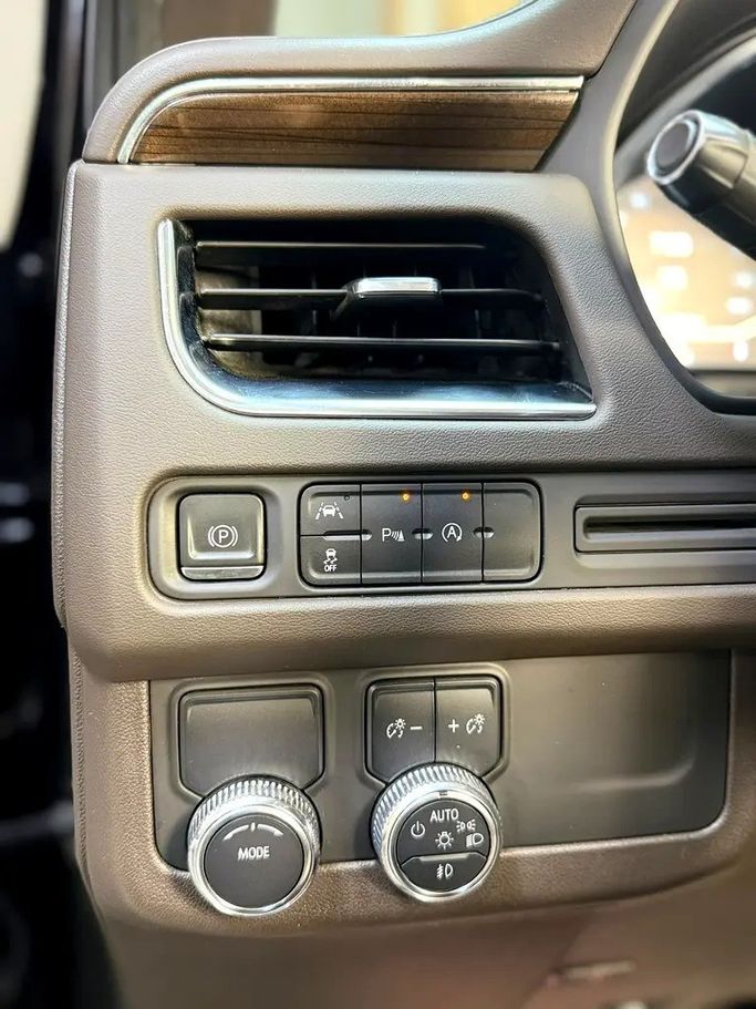 Used GMC Yukon V, 5.3 l, 2023 in UAE, Sharjah by Speedcars, Black color. GCC Specs | AUTO.AE | Listing #295709 — photo 10 of 17