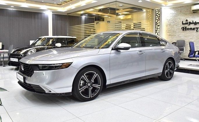 Used Honda Accord XI, 2.0 l, 2023 in Sharjah by Honey Gidosha Used Cars Tr., Silver color.  | AUTO.AE