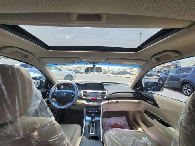 Used Honda Accord VIII Facelift, 2.4 l, 2015 in Sharjah by Tabarak Used Cars, Black color. GCC Specs | AUTO.AE