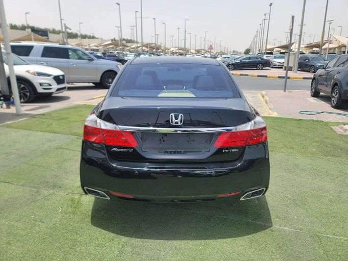 Used Honda Accord VIII Facelift, 2.4 l, 2015 in Sharjah by Tabarak Used Cars, Black color. GCC Specs | AUTO.AE
