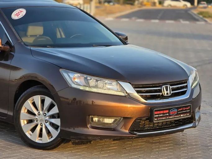 Подержанный Honda Accord VIII Рестайлинг, 3.5 л, 2014 в Шардже от Al Sayed Ezzat Khamis Черный цвет. Other | AUTO.AE