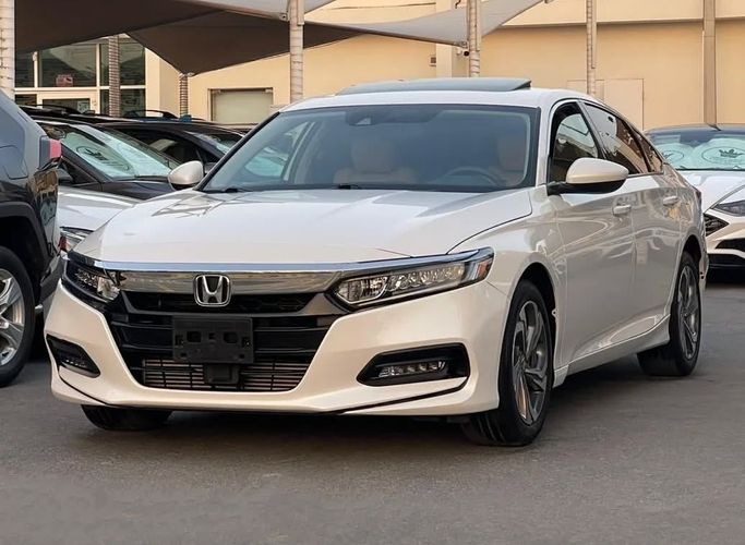Used Honda Accord X Facelift, 2.0 l, 2020 in Sharjah by Al Nukhba Al Malakyah Used Cars, White color. American Specs | AUTO.AE