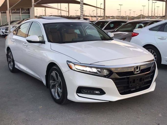 Used Honda Accord X, 1.5 l, 2018 in Sharjah by Al Nukhba Al Malakyah Used Cars, White color. American Specs | AUTO.AE