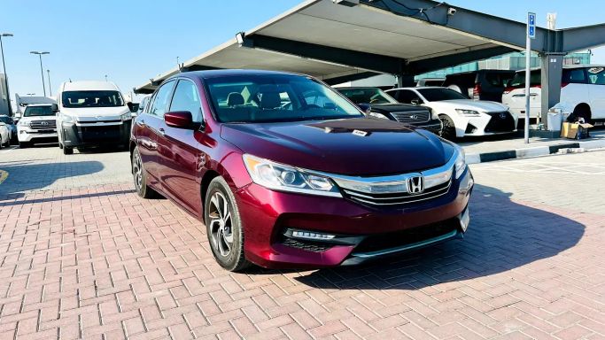 مستعملة Honda Accord فيس ليفت التاسع, 2.4 l, 2016 في في الشارقة من AL SAMHA USED CARS، اللون أحمر. المواصفات الأمريكية | AUTO.AE