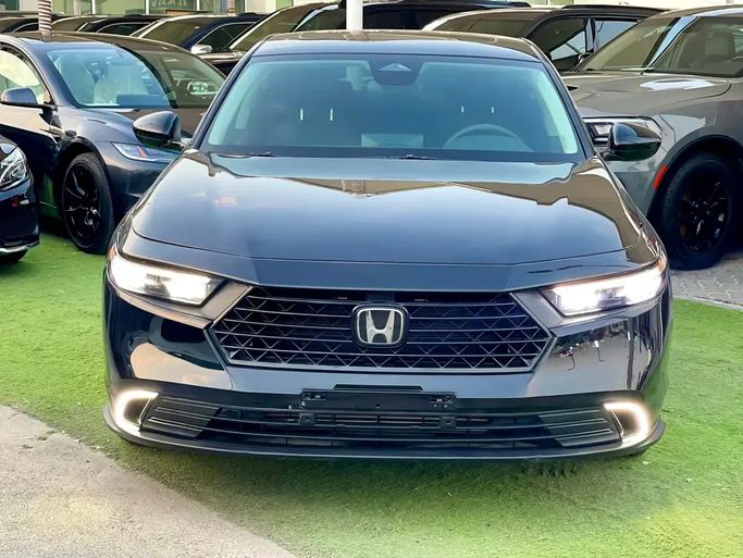Подержанный Honda Accord XI, 1.5 л, 2023 в Шардже от Walid Kahat Черный цвет. Американская | AUTO.AE | Объявление #273057