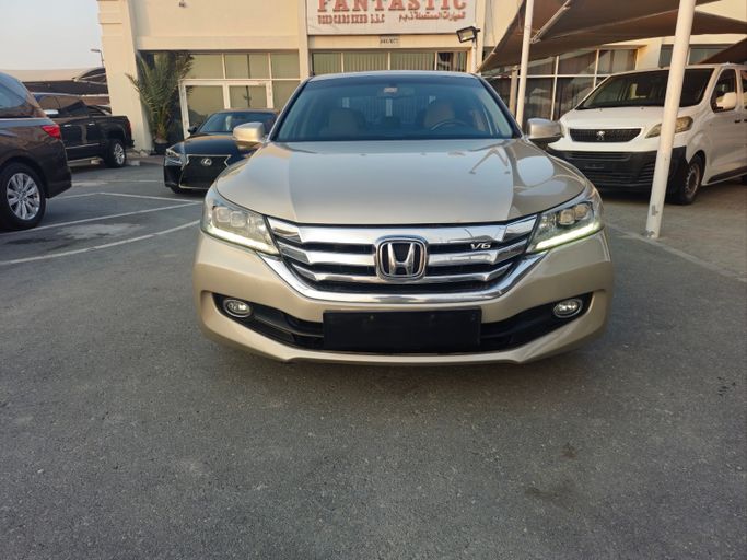مستعملة ⁦Honda Accord فيس ليفت التاسع، 3.5 l، 2016⁩ في في الإمارات, الشارقة، اللون ذهبي. مواصفات الخليج | AUTO.AE | إعلان #290486