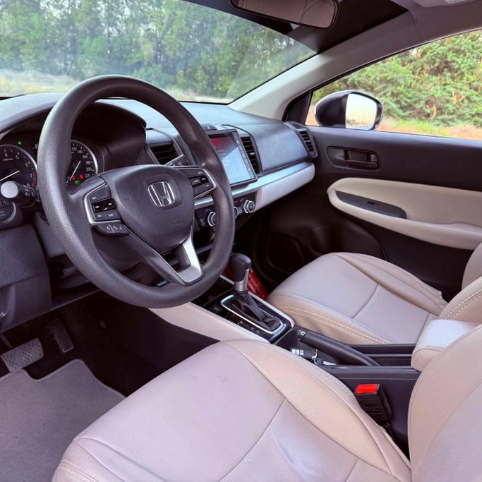 Used Honda City VII, 1.5 l, 2022 in Sharjah by Sarmad Cars, White color. Other | AUTO.AE