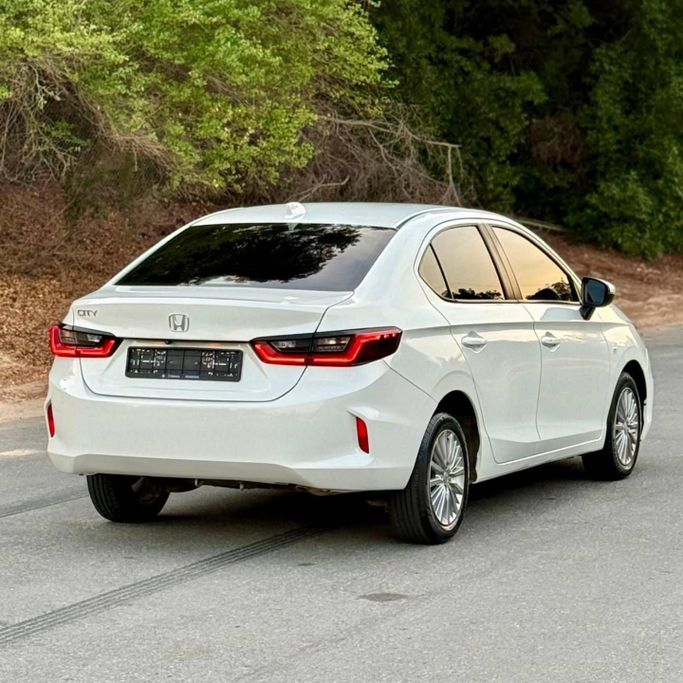 Used Honda City VII, 1.5 l, 2022 in Sharjah by Sarmad Cars, White color. Other | AUTO.AE