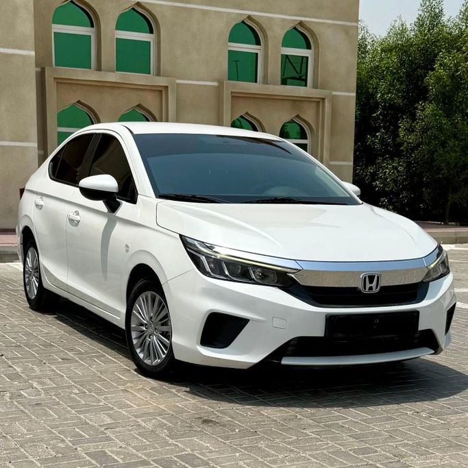 Подержанный Honda City VI Рестайлинг, 1.5 л, 2022 в Шардже от Sarmad Cars Белый цвет. Other | AUTO.AE