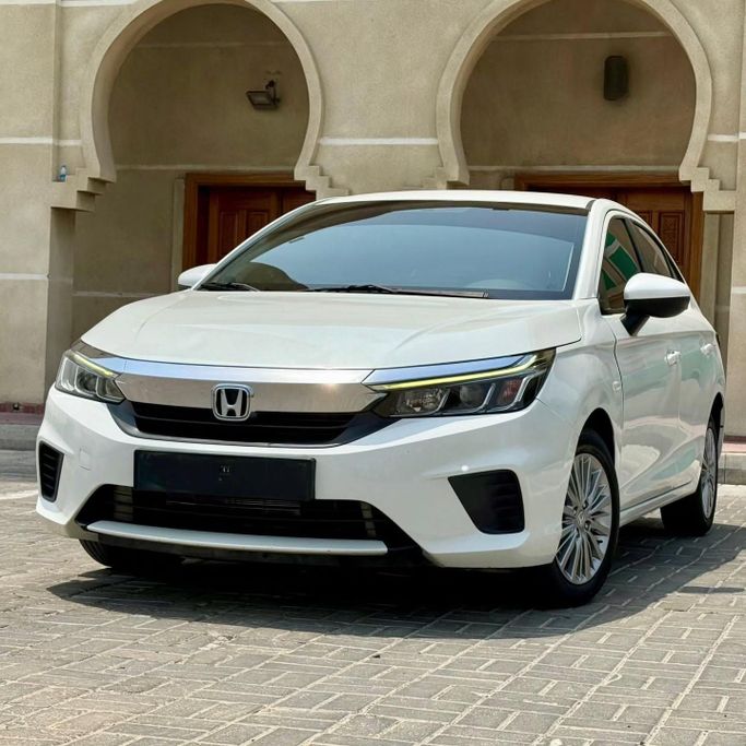 Подержанный Honda City VI Рестайлинг, 1.5 л, 2022 в Шардже от Sarmad Cars Белый цвет. Other | AUTO.AE