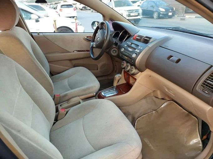Подержанный Honda City IV, 1.5 л, 2006 в Шардже от Al Aqsa Used Cars Серый цвет. GCC | AUTO.AE