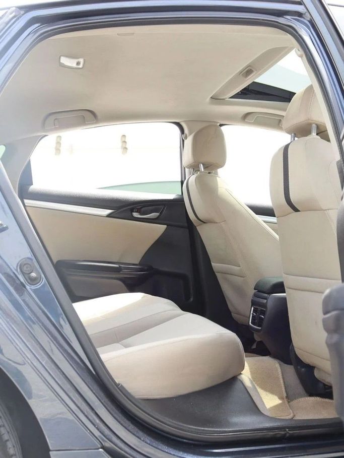 Подержанный Honda Civic X, 1.6 л, 2020 в Шардже от Al Sayed Khamis Used Cars Серый цвет. GCC | AUTO.AE
