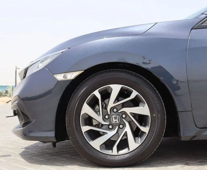 Подержанный Honda Civic X, 1.6 л, 2020 в Шардже от Al Sayed Khamis Used Cars Серый цвет. GCC | AUTO.AE