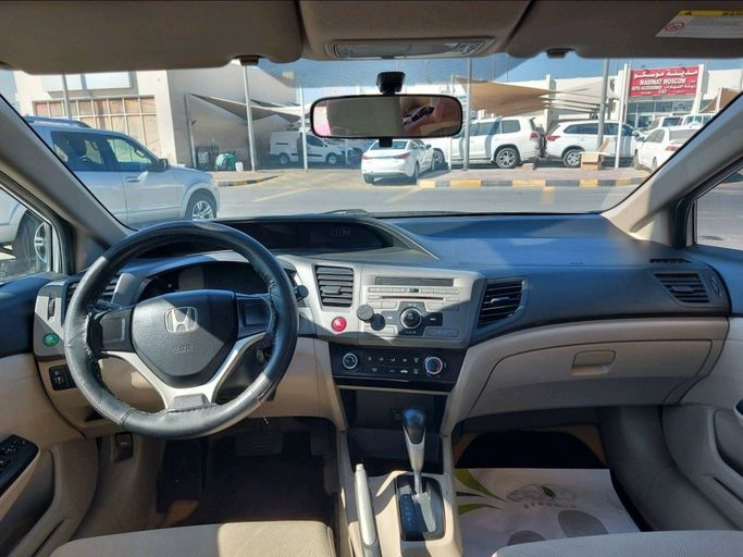 Used Honda Civic VIII Facelift, 1.8 l, 2012 in Sharjah by Al Qanaah Used Cars, White color. GCC Specs | AUTO.AE