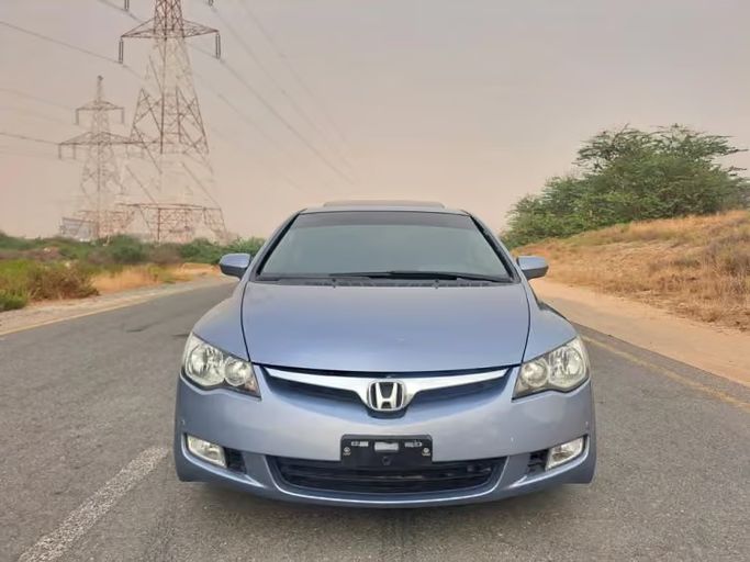 Подержанный ⁦Honda Civic VIII, 1.8 л, 2007⁩ в ОАЭ, Шарджа от Wahat Al Umra Used Cars Серебристый цвет. Японская | AUTO.AE | Объявление #289557