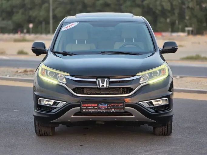 Подержанный Honda CR-V IV Рестайлинг, 2.0 л, 2016 в Шардже от Al Sayed Ezzat Khamis Черный цвет. GCC | AUTO.AE