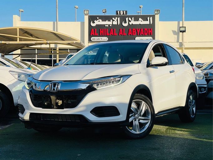 Used Honda HR-V II Facelift, 1.8 l, 2020 in Sharjah by Al Helal Al Abyadh Used Cars, White color. GCC Specs | AUTO.AE
