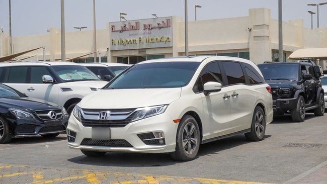Used Honda Odyssey V Facelift, 2.4 l, 2019 in Sharjah by Alnujoom Al Malakiah Used Cars, White color. GCC Specs | AUTO.AE