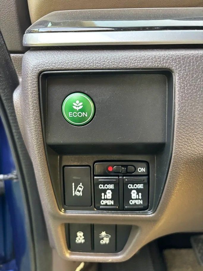 Used Honda Odyssey V Facelift, 2.4 l, 2018 in Sharjah by Almasar Used Cars, Blue color. GCC Specs | AUTO.AE