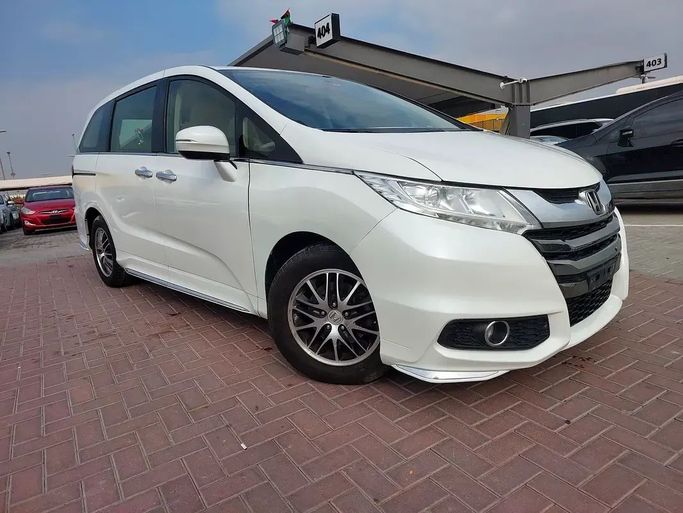 Подержанный Honda Odyssey V Рестайлинг, 2.4 л, 2020 в Шардже от Al Aqsa Used Cars Белый цвет. GCC | AUTO.AE