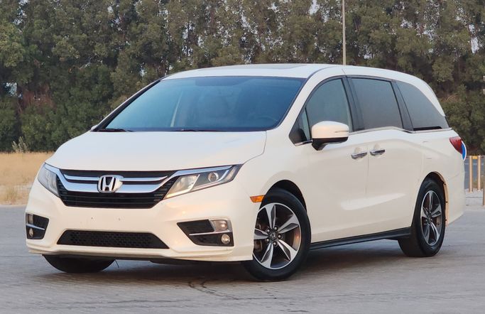 مستعملة Honda Odyssey V, 2.4 l, 2019 في في الشارقة من Nassem Al Sham Used Cars، اللون أبيض. مواصفات الخليج | AUTO.AE | إعلان #262478