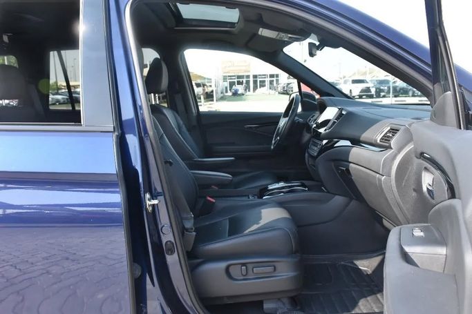 Used Honda Passport III, 3.5 l, 2020 in Sharjah by Alfaris Used Cars, Blue color. Other | AUTO.AE