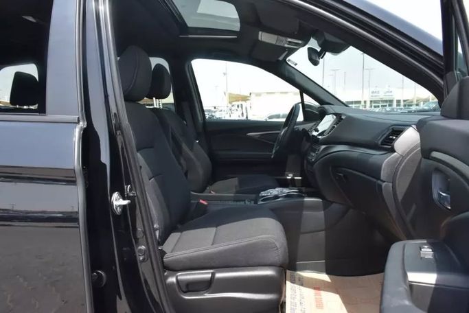 Подержанный Honda Passport III, 3.5 л, 2021 в Шардже от Alfaris Used Cars Черный цвет. Other | AUTO.AE