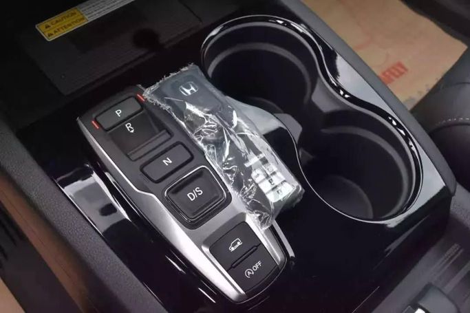 Подержанный Honda Passport III, 3.5 л, 2021 в Шардже от Alfaris Used Cars Черный цвет. Other | AUTO.AE