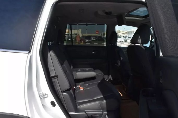 Новый Honda Pilot III Рестайлинг, 3.5 л, 2022 в Шардже от Alfaris Used Cars Белый цвет. Other | AUTO.AE