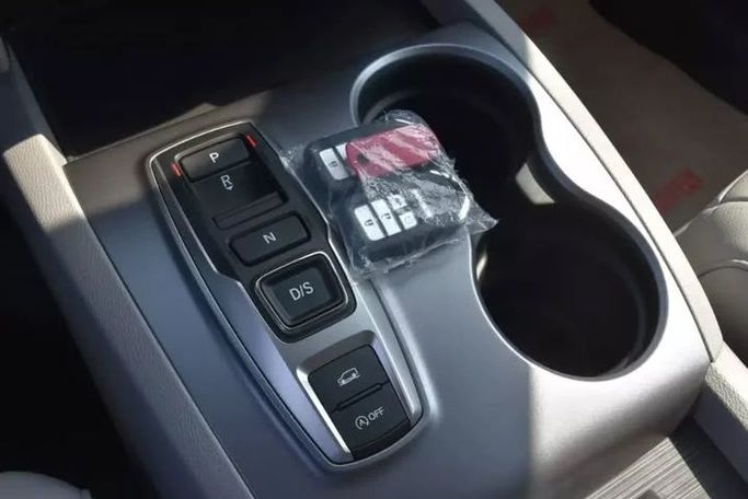 Used Honda Pilot III Facelift, 3.5 l, 2021 in Sharjah by Alfaris Used Cars, Grey color. Other | AUTO.AE