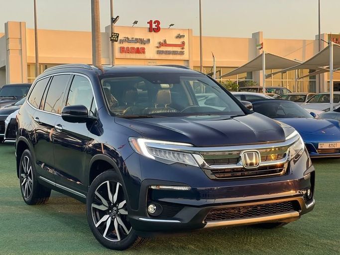 Used Honda Pilot III Facelift, 3.5 l, 2020 in Sharjah by Badar Used Cars, Navy Blue color.  | AUTO.AE