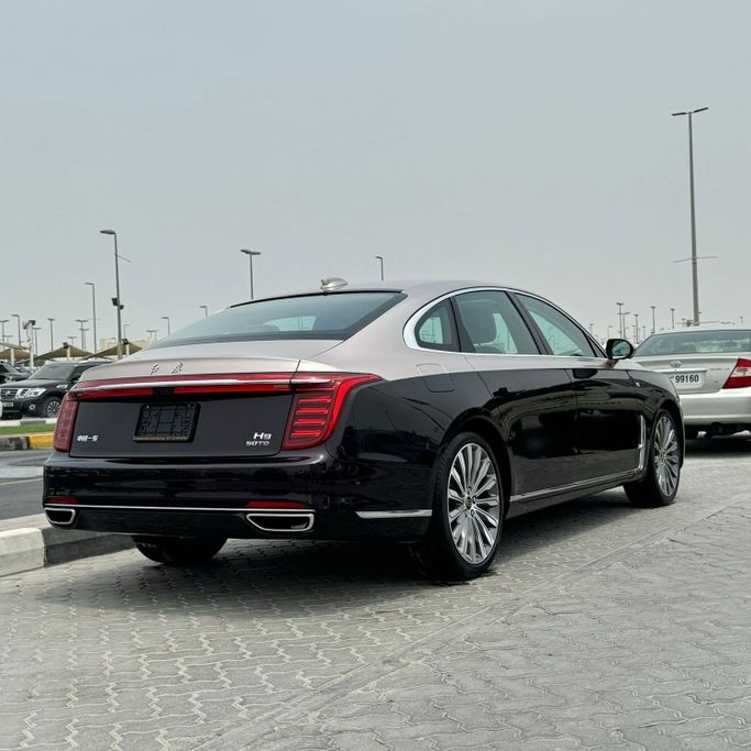 Подержанный Hongqi H9 I, 3.0 л, 2023 в Шардже от Alfaris Used Cars Черный цвет.  | AUTO.AE