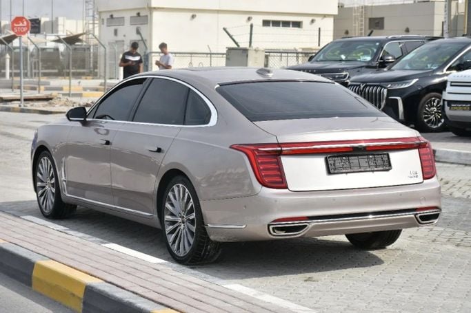 Used Hongqi H9 I, 3.0 l, 2023 in Sharjah by Alfaris Used Cars, Silver color. Other | AUTO.AE