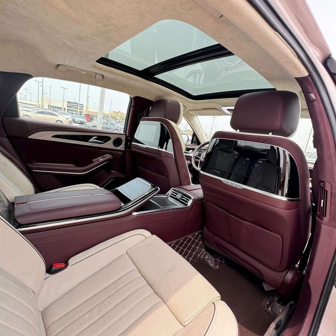 Подержанный Hongqi H9 I, 3.0 л, 2023 в Шардже от Alfaris Used Cars Черный цвет. Other | AUTO.AE