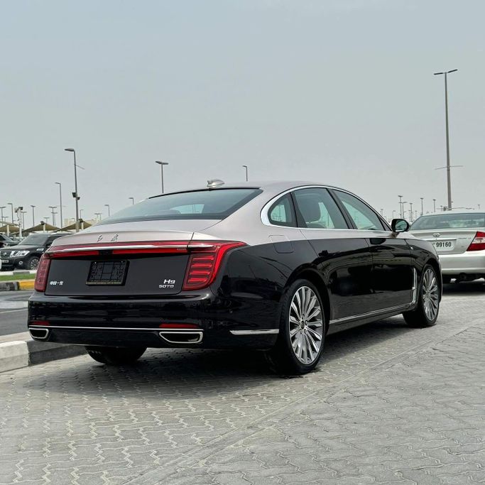 Подержанный Hongqi H9 I, 3.0 л, 2023 в Шардже от Alfaris Used Cars Черный цвет. Other | AUTO.AE
