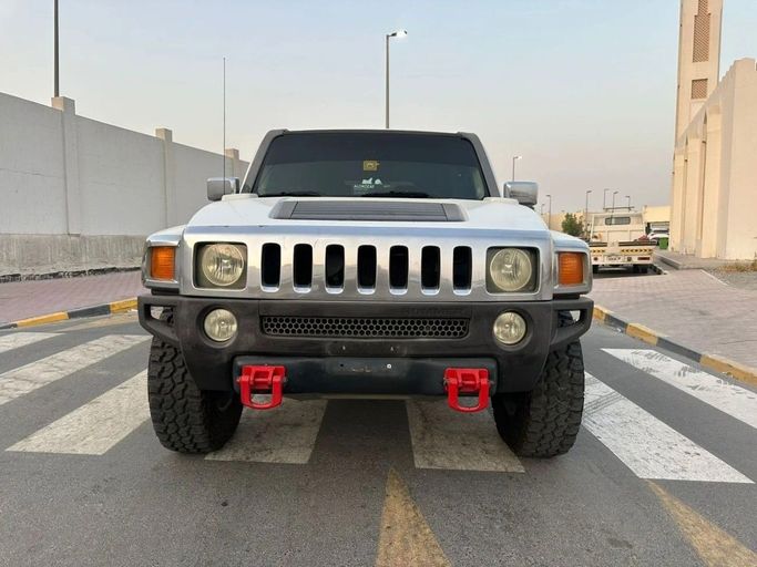 Подержанный Hummer H3, 3.5 л, 2006 в Шардже от Laqtah Used Cars Белый цвет. GCC | AUTO.AE