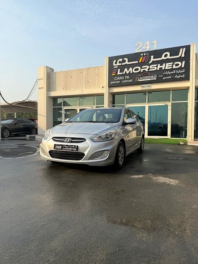 Подержанный Hyundai Accent IV, 1.6 л, 2016 в Шардже от Elmorshedi Motors Серебристый цвет. GCC | AUTO.AE