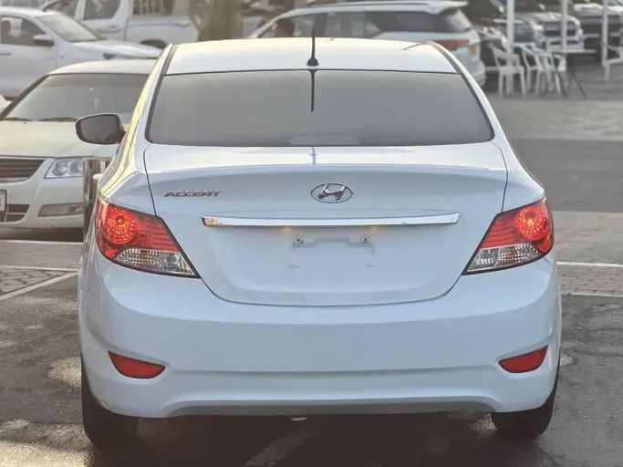 Подержанный Hyundai Accent IV, 1.6 л, 2017 в Шардже от Al Sayed Ezzat Khamis Белый цвет. Other | AUTO.AE