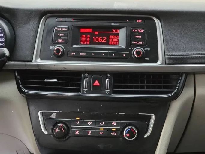 Подержанный Hyundai Accent IV, 1.6 л, 2017 в Шардже от Al Sayed Ezzat Khamis Белый цвет. Other | AUTO.AE